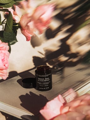 PLP_StillLife_Thumbnail_Mascarilla_RosaDamascena_desk_620x826 (1).jpg